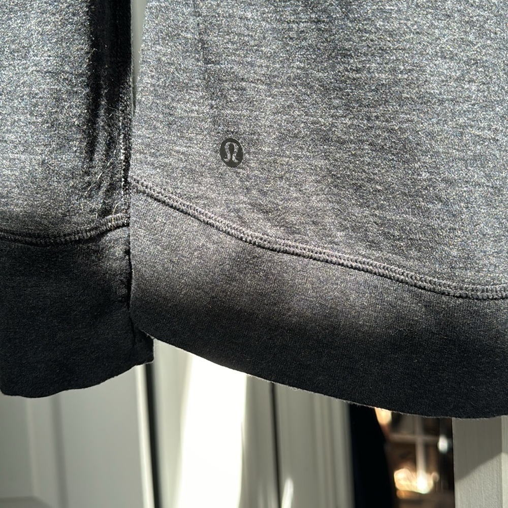 Reversible Lululemon pullover - Picture 5 of 5